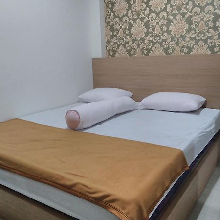 Grha Raf Homestay Makale 外观 照片