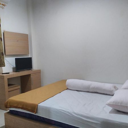 Grha Raf Homestay Makale 外观 照片
